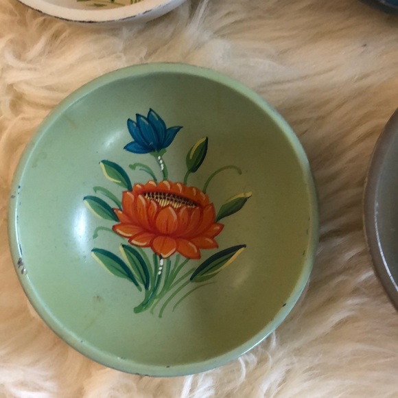 Hand painted vintage bowls - Picture 4 of 6